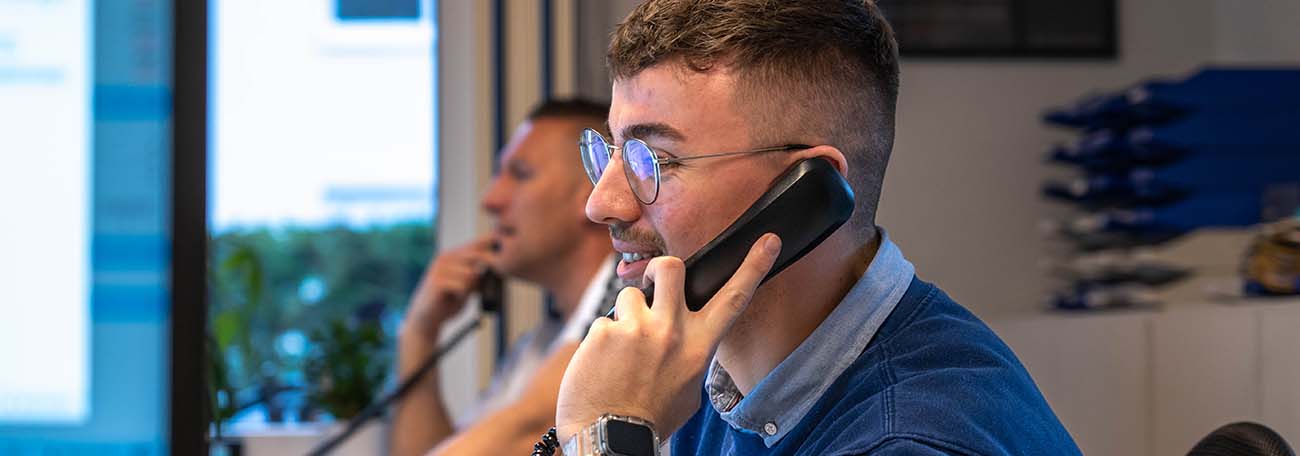 telefonierender nico MNG